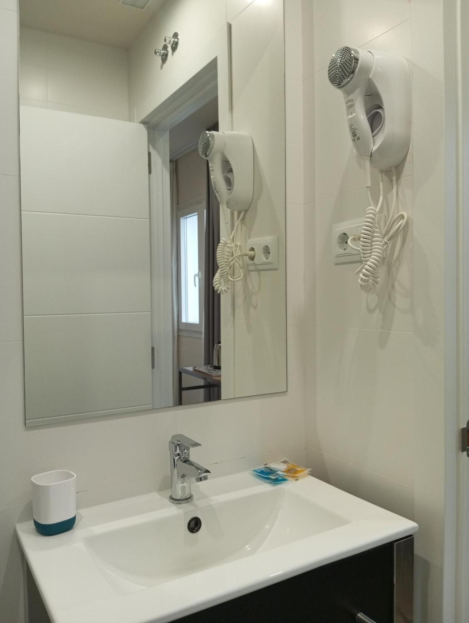 Hostal La Estacion Terrazas Madrid Bagian luar foto